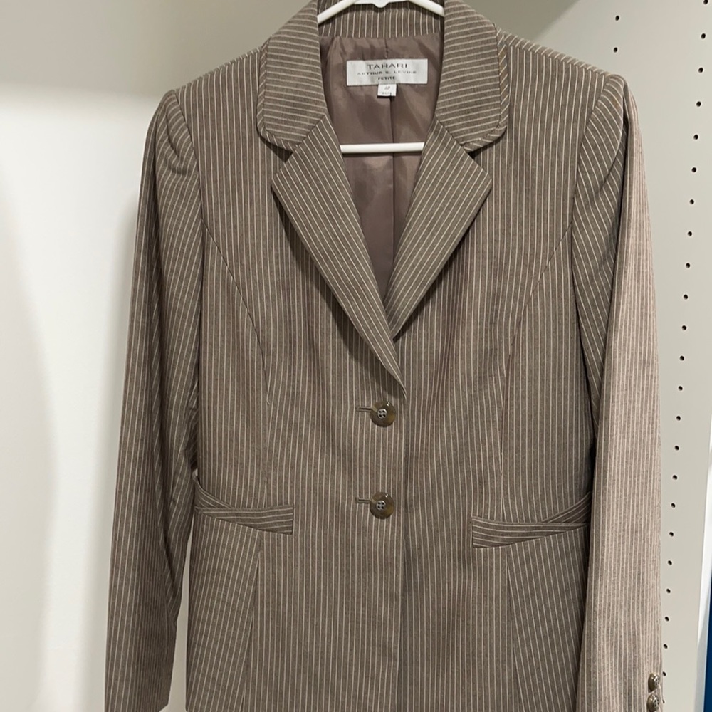 Tahari blazer
